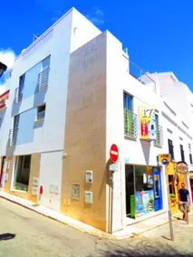 The 17 Party Hostel - Image 3
