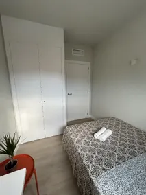 Double room private bathroom parking beach metro - Image 5