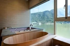 Lakeside Resort Hotel - Image 3