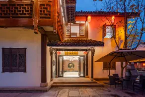 Floral Hotel- Lotus Pond Moonlight Hotel Shaoxing Keyan Scenic Area - Image 2