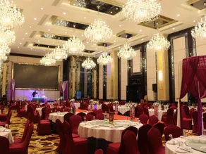 Chateau Star Sea Hotel - Image 4