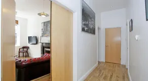 Aspect Apartments City Centre - Image 3