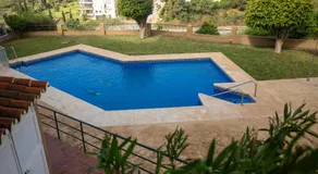 Sunny 2BR Apartment Near Faro Beach with Balcony - Image 4