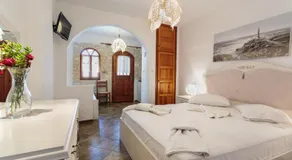 Ragoussis House - Image 2