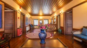 Troas Traditional Guesthouse - Image 3