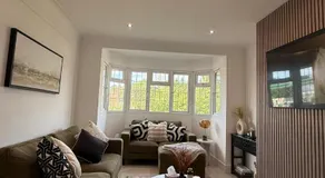 Award winning 2026 Stunning Modern 2 Bedroom Apartment in Mill Hill next to Train Station! - Image 2