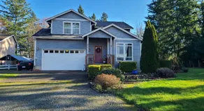 Mt Rainier Way Bedroom with Private Full Bath - Image 2