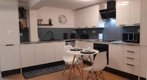 No's 7 and 8 Llewelyn Apartments - Image 3