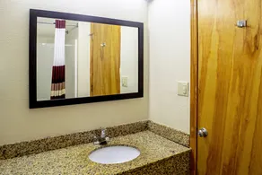 Red Roof Inn & Suites Middletown - Franklin - Image 5
