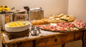 Leres Pastry Hotel - Image 4