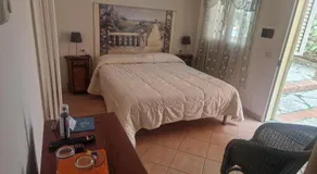 Maison Brinati Bed and Breakfast - Image 2