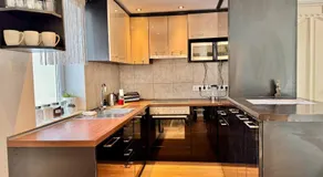 Juicy Private Apartments with Jacuzzi - Image 5