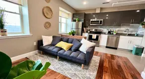 501 Cozy and Comfy 1BR apartment in center city - Image 2