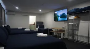 Warners Bay Hotel - Image 4