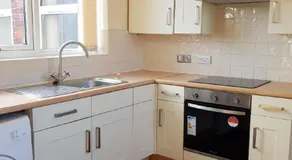 Beautiful 4 bedroom Victorian Apartment Sleeps 7 STOCKPORT - Image 5