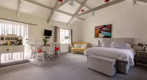Chypons Farm Bed & Breakfast - Image 2