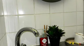 Budget Rooms Lincoln City Centre , Fast WiFi & Self Check in - Image 4
