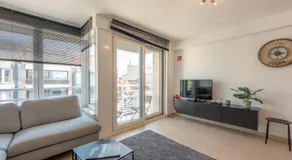 Modern Apartment with Private Rooftop - Image 2