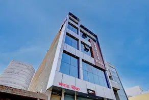 OYO THE GRAND - Image 2