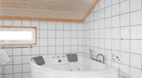 Three-Bedroom Holiday Home In Jerup - Image 4