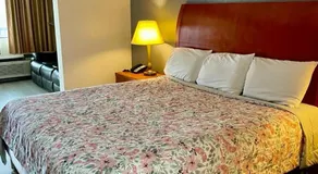 American Way Inn & Suites - Image 4
