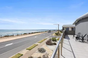 Esplanade Escape by Wine Coast Holidays - Image 3
