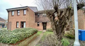 Bracknell - 1 Bedroom House - Parking - Image 4