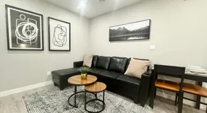 Private Modern Retreat in the NW - 12 mins to Airport - Near Shops - Easy Banff Access - Image 3