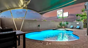 Chalet Motor Inn - Image 2