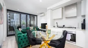 Luxury 2 Bedroom High Rise CBD Apartment with Gym and Pool - Image 2