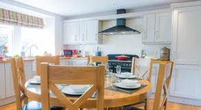 Balmeadowside Farmhouse with Hot Tub - Image 5