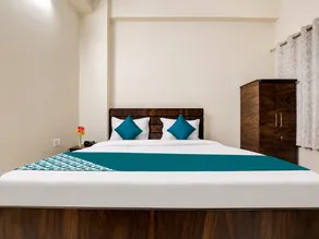 Hotel J K Inn - Image 2