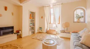 Les Fontaines Saint-Paul-de-Vence Free Parking - Image 2