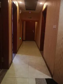 Haifeng Theme Hotel (Rizhao Street Branch) - Image 4