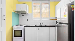Convenient Studio in Trendy Inner-City Suburb - Image 4