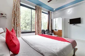 OYO 45399 Hotel Legacy Rbl - Image 2