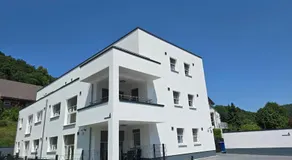 Großes Apartment mit Küche, Dusche, Badewanne, Balkon, Parkplatz vor dem Haus, schnelles Internet, ADA5 - Image 2