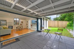 Wahroonga 2Br warm home near train - Image 3