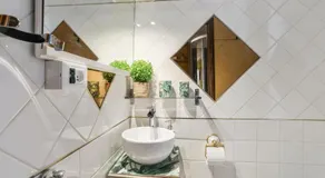 Studio en bord de mer à Menton avec piscine privée 80 m² - Image 3