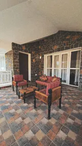 Luxurious 4BR CottageScenic - Image 4
