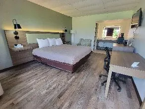 Econo Lodge Perry Area - Image 2