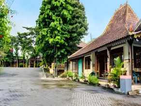 RedDoorz Syariah near Masjid Al-Aqsha Klaten - Image 5