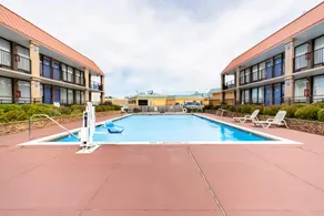 OYO Hotel Bossier City LA - Red River - Image 4