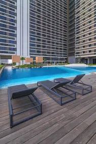 Premium Collins Boulevard Near Airport - Image 4