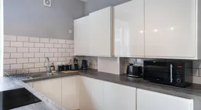 Free Parking - Sleeps 3 - Great Location - Central - Image 5