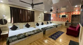 Hotel Young Mamta - Image 2