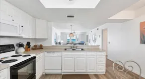 4410 Warren #201 - Image 4
