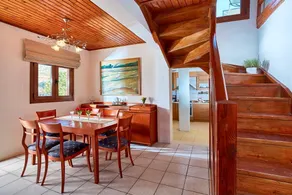 Spacious villa with shared pool and amazing view - Image 4