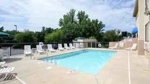 Country Inn & Suites by Radisson, Shelby, NC - Image 5