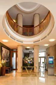 Main Plaza Suite Tower - Image 3